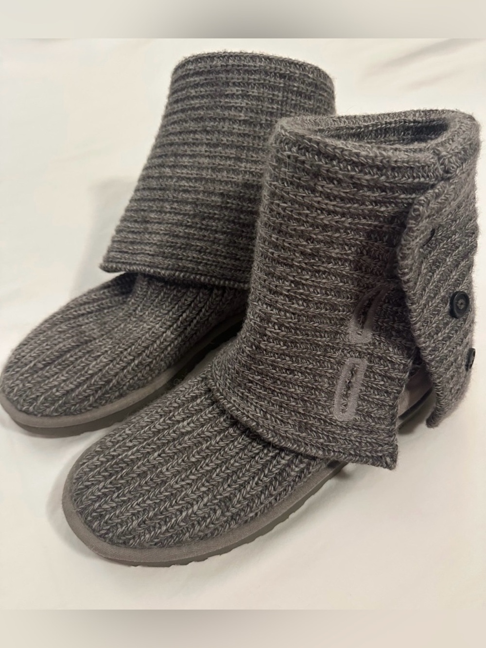 UGG Classic Knit Fold-Over Boots – Women’s Size 8 – Gray Cozy Winter Boots